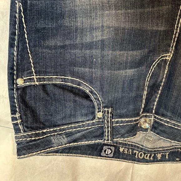 L.A. Idol Blue Ankle Cropped Jeans with Embroidered Detail - Picture 8 of 10